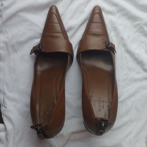 Gucci Brown leather pointy toed size 7.5 heels